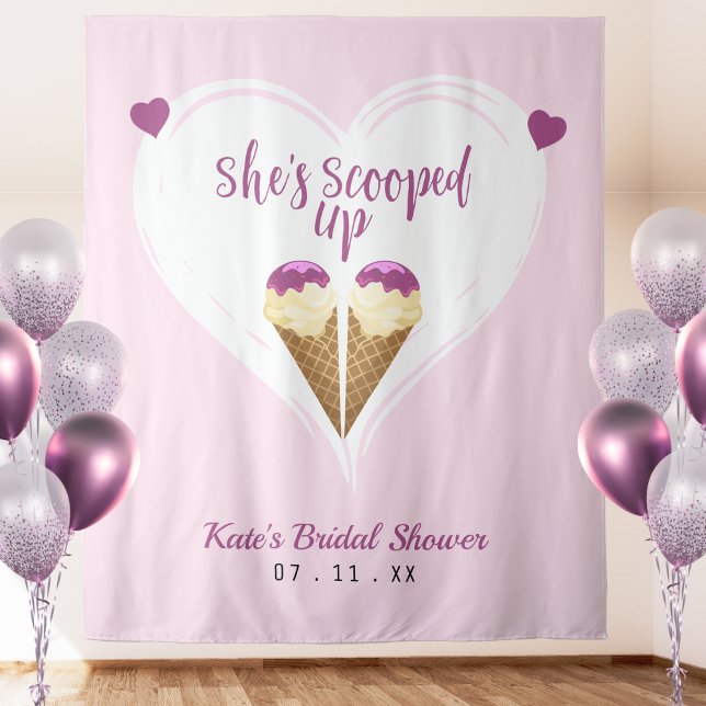 Tapiz Corazón de crema de hielo rosado con ducha de novi (Scooped Up Pink Ice Cream Heart Bridal Shower Tapestry
)