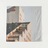 EDIFICIO DE CONCRETO BLANCO