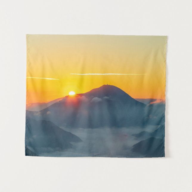 Tapiz El sol alcanza su punto máximo detrás de Uršlja go (Anverso (horizontal))