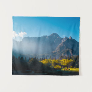 Tapiz El sol sobre los caballos en el lago Fusine, Itali