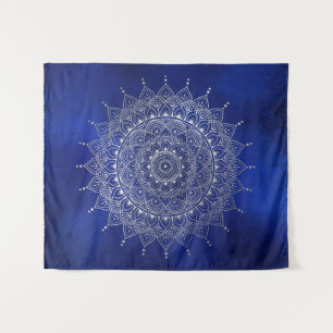 Tapiz Elegante plata en floral azul profundo Henna Manda