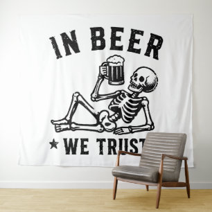 Tapiz En cerveza confiamos esqueleto relajante Beer Pong