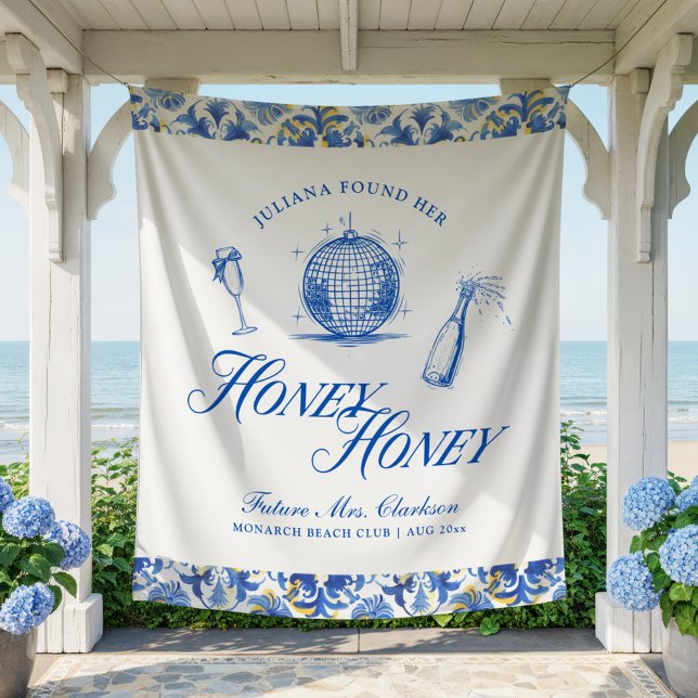 Tapiz Encontró Su Bachelorrea De Miel Azul (Subido por el creador)