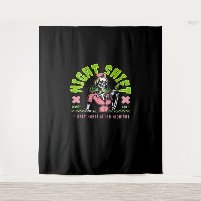 Tapiz Enfermera de turno nocturno - Ideas de regalo de l (Anverso)