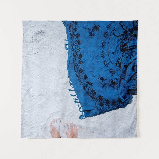 Tapiz Escarcha floral azul y negra sobre arena blanca (Anverso)