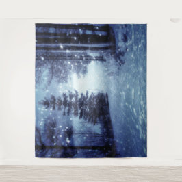 Tapiz Escena de invierno del bosque mágico iluminado por