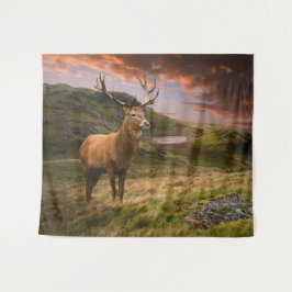 Tapiz Estacionamiento de ciervos rojos en un paisaje mon