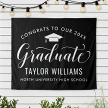 Felicidades a nuestro graduado de 2023 en la gradu