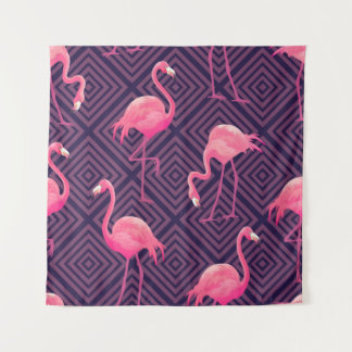 Tapiz Flamencos vintage, fondo geométrico púrpura.
