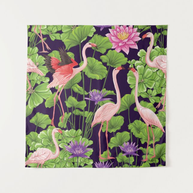 Tapiz Flamingo, plantas tropicales, fondo negro. (Anverso)