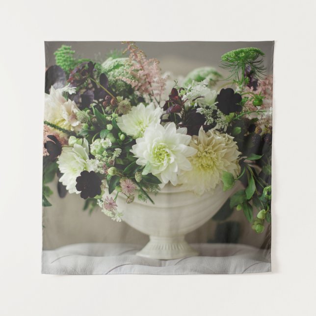 TAPIZ FLORES BLANCOS Y ROJOS EN EL POT (Anverso)