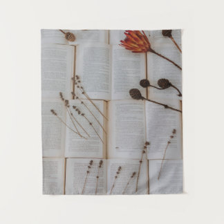 Tapiz Flores secas en los libros