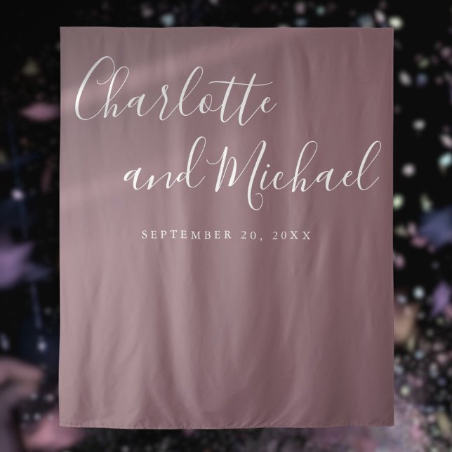 Tapiz Fondo de la ventana de fotos del Boda Mauve Script (Script Mauve Wedding Photo Booth Backdrop)