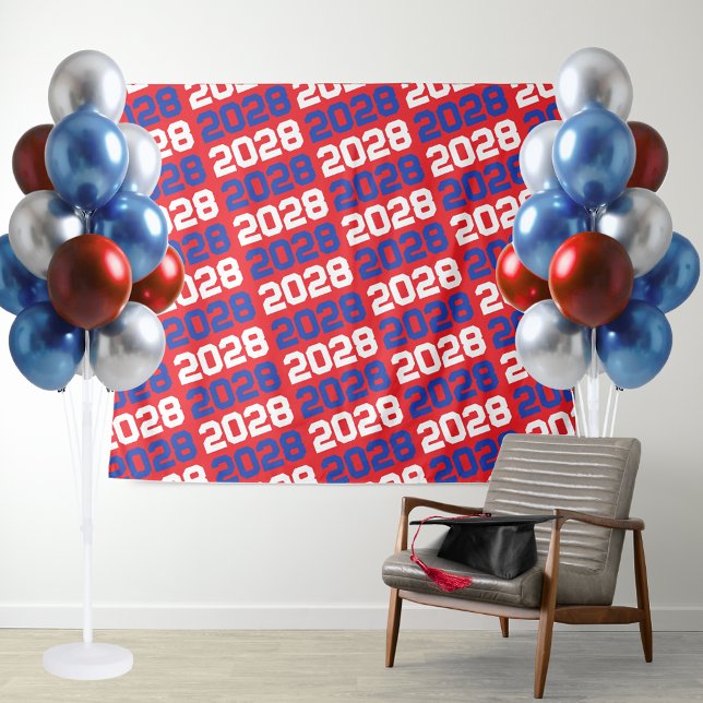 Tapiz Fondo del año de la clase de graduación roja y azu (Red and Blue Repeating Class Year Background. Great for photo booths, display tables & more!)