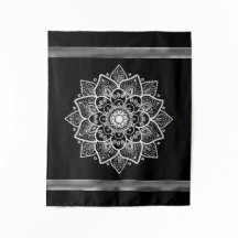 Fondo negro de Mandala floral blanca