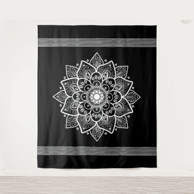 Tapiz Fondo negro de Mandala floral blanca (Anverso)