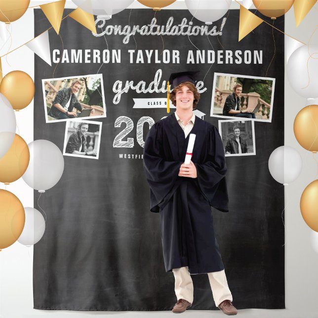 Tapiz Fondo para Fotos de Graduación con Boceto de Pizar (2024 White Sketch Black Chalkboard Graduation Party 4 Photo Backdrop by www.zazzle.com/color_therapy)