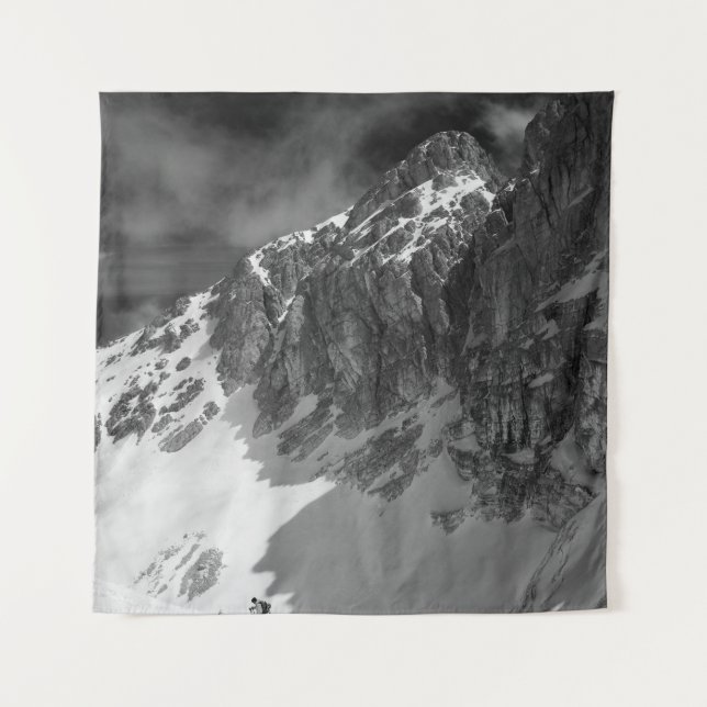 TAPIZ FOTOGRAFÍA DE GRAYSCALE DE MONTAÑA (Anverso)