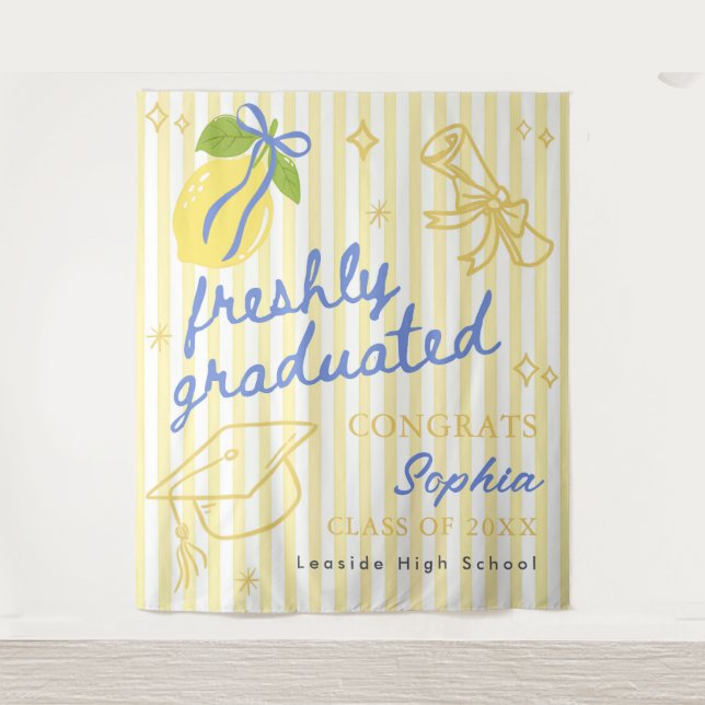 Tapiz Freshly Graduated Lemon Blue Bow Graduation (Anverso)