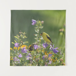 Tapiz Goldfinch en una flor harebell
