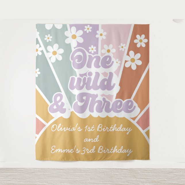 Tapiz Groovy One Wild Three Retro Sunshine Rainbow Daisy (Anverso)