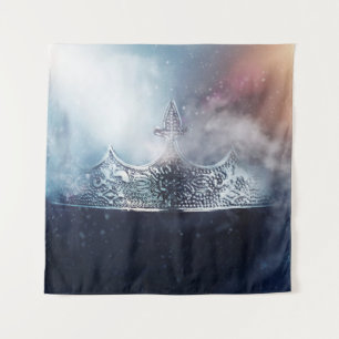 Tapiz Hermosa reina y corona real