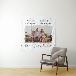Tapiz "Hogar dulce" Latitude Longitude Family Photo