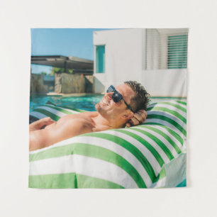 Tapiz Hombre usando gafas de sol negras