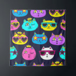 Tapiz Insignias para gatos, textil de arte pop<br><div class="desc">Patrón sin inconvenientes con insignias de parche con gatos, fondo de comic de arte pop para textiles. moda Moderno brillante lindo fondo para chicas. Retroceder en el tiempo con un patrón floral detallado vintage. Los gatos y el arte pop colisionan en este moderno y lindo patrón sin costura. patrón, gato,...</div>