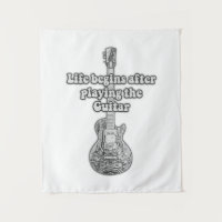 La vida comienza después de tocar la guitarra. neg