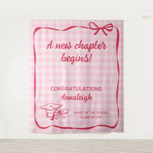 Tapiz Lazo de Gingham Rosa Un Nuevo Capítulo Graduación