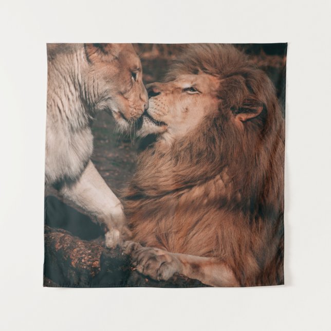 TAPIZ LEÓN EN ROCK MARRÓN (Anverso)