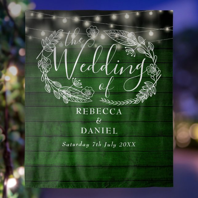 Tapiz Luces de Cuerda de Madera Verde Rústica para Fondo (Rustic Green Wood String Lights Wedding Backdrop)