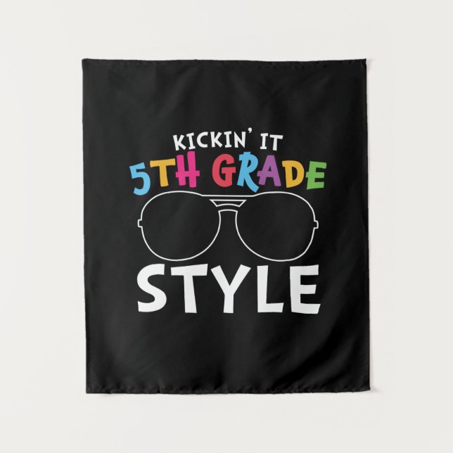 Tapiz Maestra de 5º grado al estilo de quinto grado (Anverso)