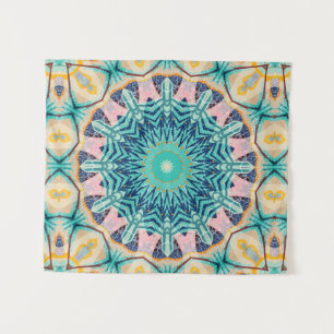 Tapiz Mandala amarillo-naranja, menta y rosa.