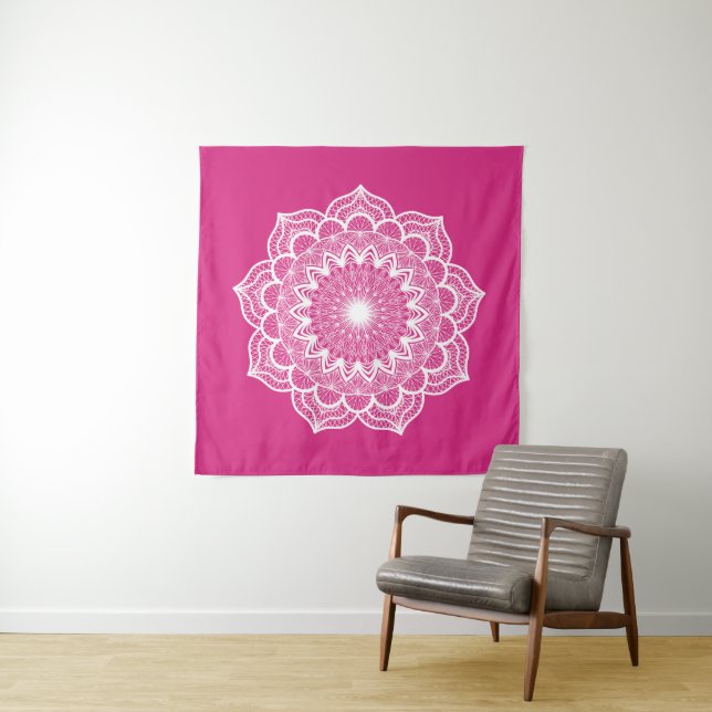 Tapiz Mandala Blanco sobre Fondo Rosa (In situ)