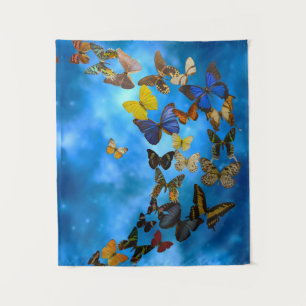 Tapiz Mariposas de colores volando sobre nubes azules
