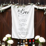 Tapiz Moda Elegante Boda Menú Bar Blanco y Negro<br><div class="desc">Añada un toque de sofisticación a su recepción nupcial con nuestro Elegante Tapiz de menú Bodas Negras y Blancas de Moda. Esta elegante pieza de decoración presenta un elegante fondo negro con una tipografía en blanco y nítida, creando un estilo atemporal y moderno que complementa cualquier tema de boda elegante....</div>