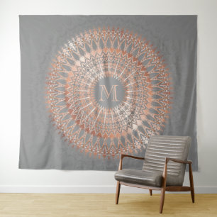 Tapiz Monograma de Mandala gris dorado Rosa