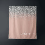 Tapiz Monograma de Purpurina rosado Rubor Gold Rosa Girl<br><div class="desc">Oro Rosa - Nombre del monograma y Tapiz Inicial del Purpurina de guijarros rosado y plateado de Rubor. Esto hace que el dulce perfecto cumpleaños 16, boda, ducha de novia, aniversario, ducha de bebé o fiesta de soltera sea regalo para alguien que ama el lujo glam y los estilos de...</div>