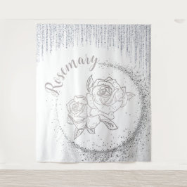 Tapiz Monograma Purpurina plateado y Rosas en blanco |