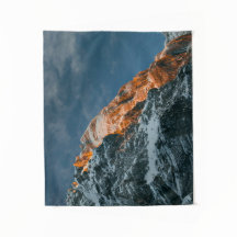 Montaña brillante al atardecer