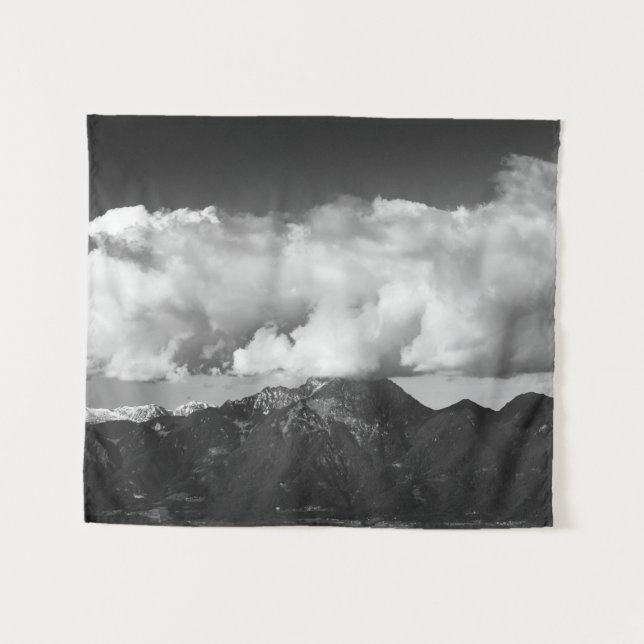 Tapiz Montaña Storžič, Eslovenia bajo nubes (Anverso (horizontal))