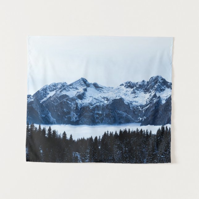 Tapiz Montañas, bosque de abetos y nubes (Anverso (horizontal))