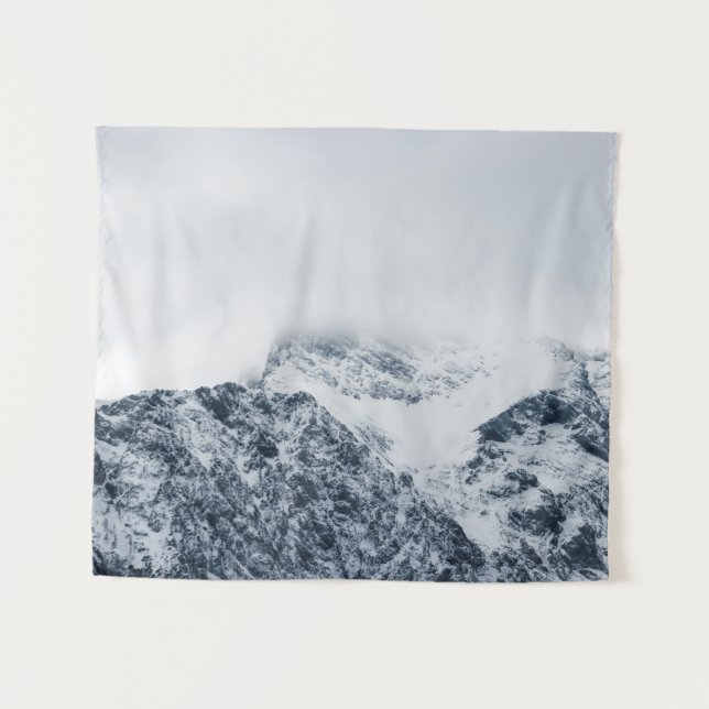 Tapiz Montañas nevadas impresionantes cubiertas de nubes (Anverso (horizontal))