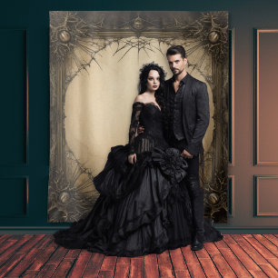 Tapiz Moody Gothic Oscuro Negro y Vieja Marfil Filigree
