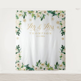 Tapiz Mr & Mrs floral winter wedding banner backdrop