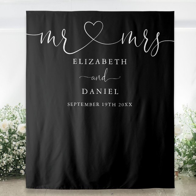 Tapiz Negro Y Blanco Sr. Y Sra. Heart Script Boda (Black And White Mr And Mrs Heart Script Wedding Tapestry)
