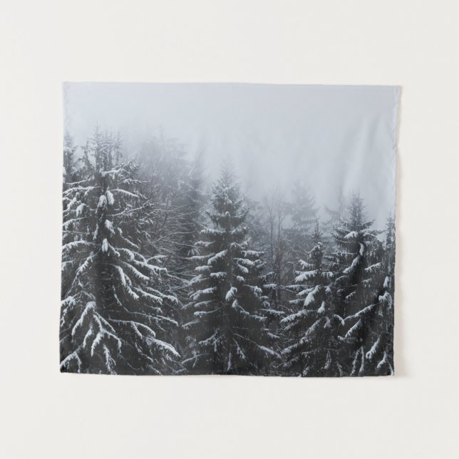 Tapiz Niebla sobre bosque de abetos cubierto de nieve en (Anverso (horizontal))