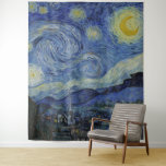 Tapiz "Noche estrellada" por Van Gogh<br><div class="desc">Este diseño presenta una reproducción sin alteraciones ni ediciones muy alta de la famosa pintura "Starry Night" de Van Gogh.</div>